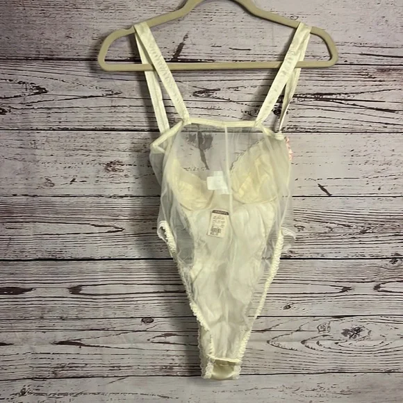 Ladies Malini lingerie - Picture 3 of 7